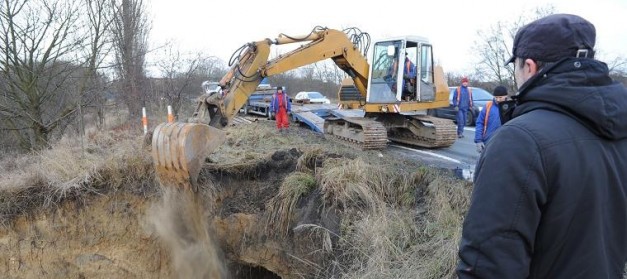 Tak wygląda obsunięcie ziemi przy autostradzie poznańskiej